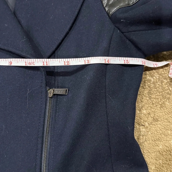 DKNY wool blend coat navy with black great condition  size 12 asymmetrical - Picture 5 of 9